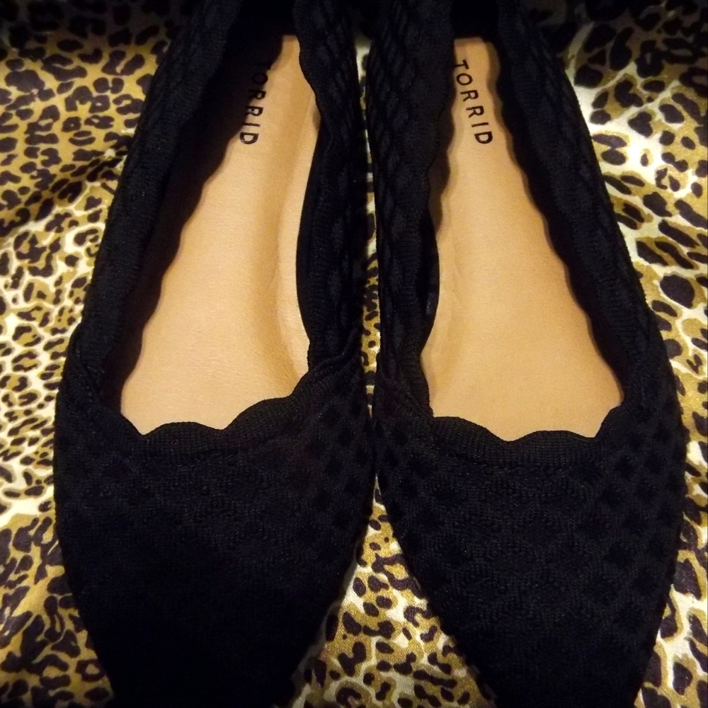 Torrid Pointed Toe Black Stretch Knit Flat Sz 10